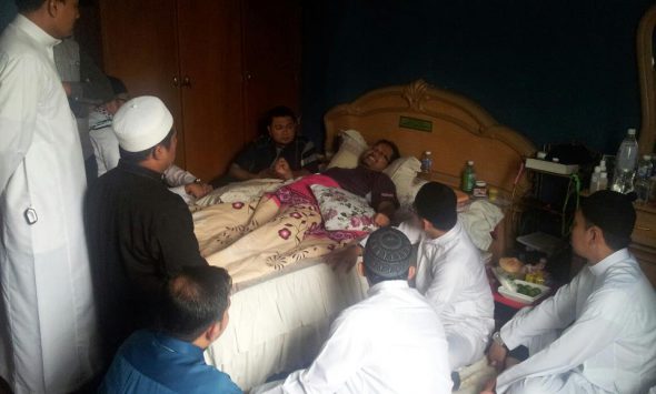 Zaidi gembira menerima kehadiran sahabat-sahabatnya dari kumpulan Rabbani dan Far East. Sumber gambar: Ustaz Nabil Far East