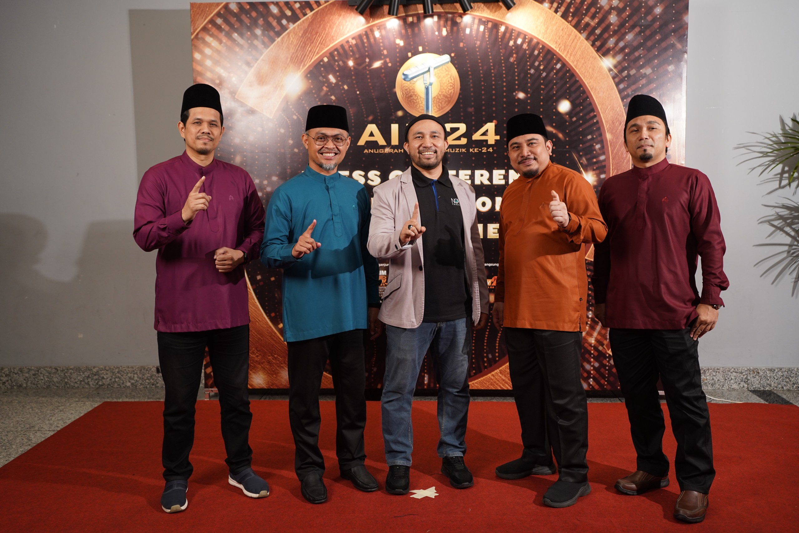 AIM24